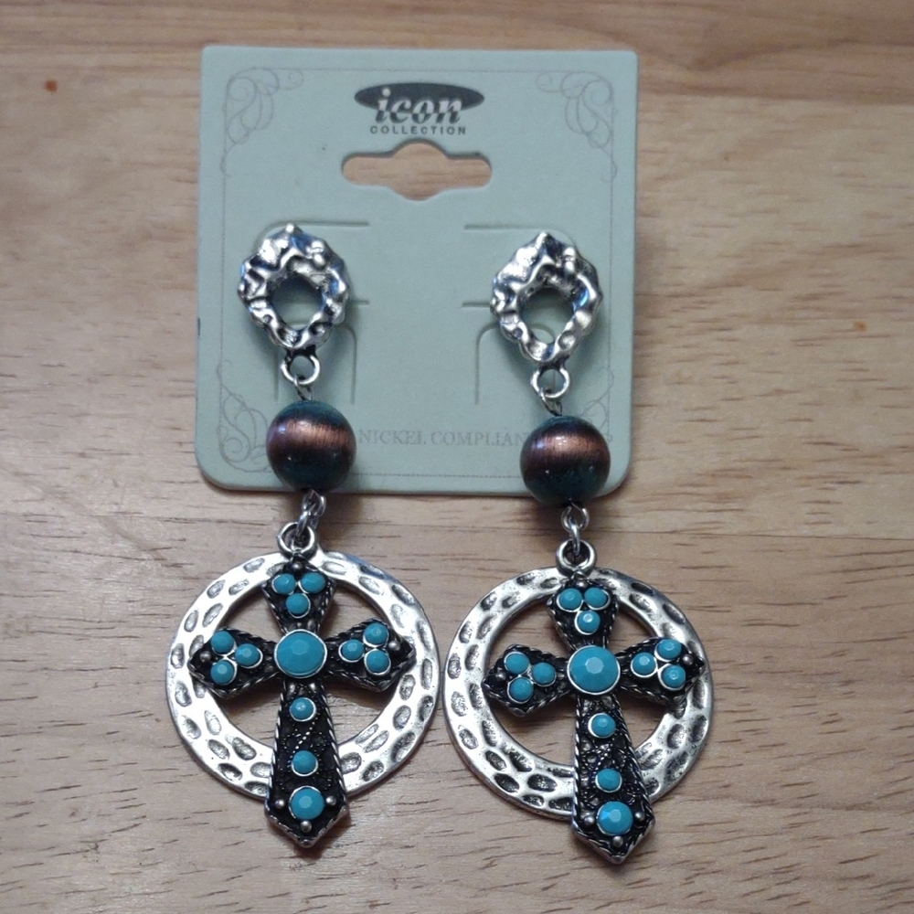 IC COLLECTION Silver and Turquoise Circle Cross Earrings
